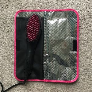 Simply Straight hairbrush straightener